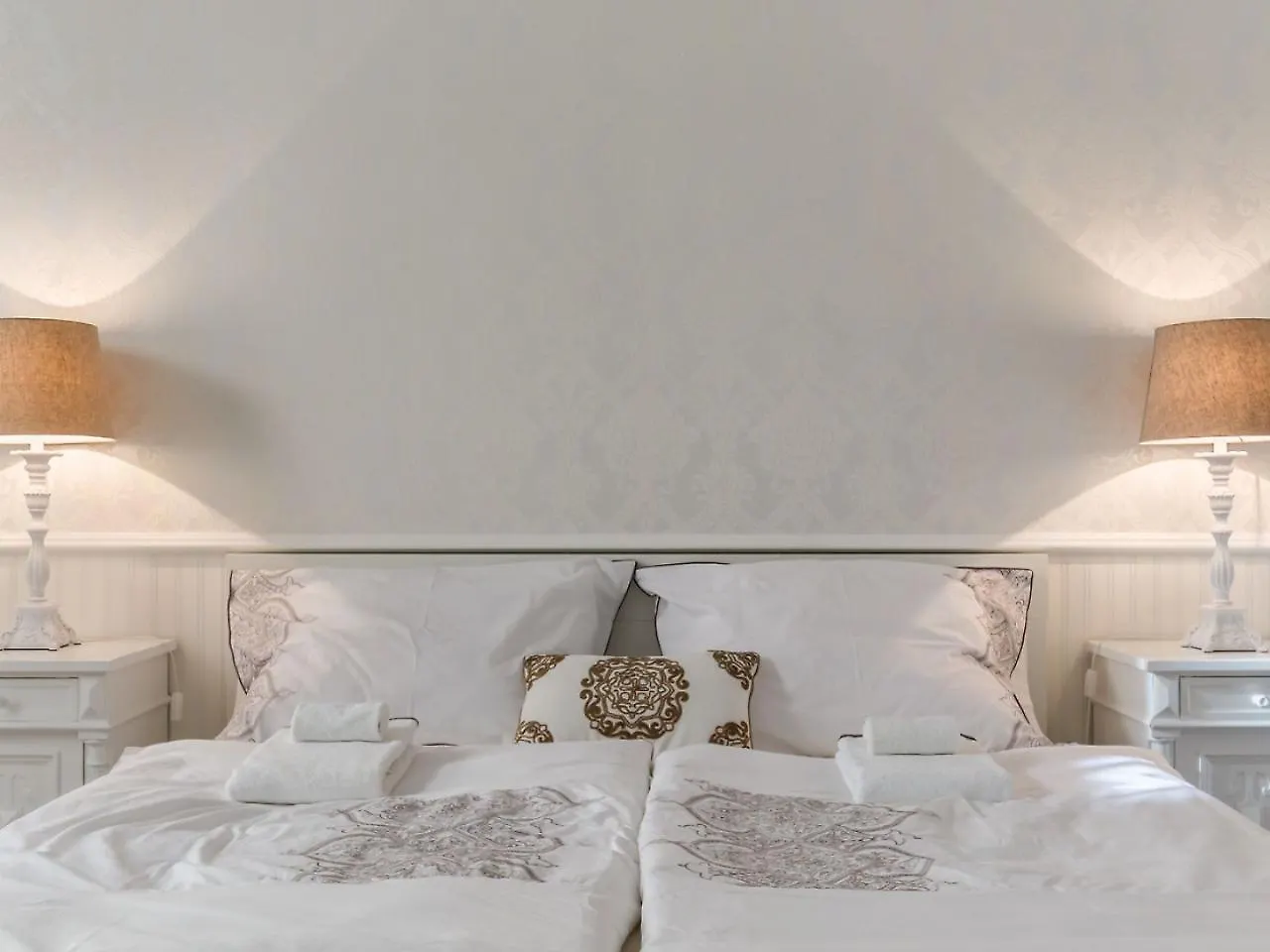 Chestnut & Eliza Suites Budapest Apartment