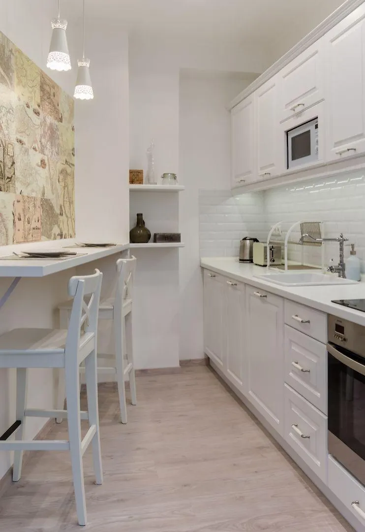 Chestnut & Eliza Suites Budapest Apartment
