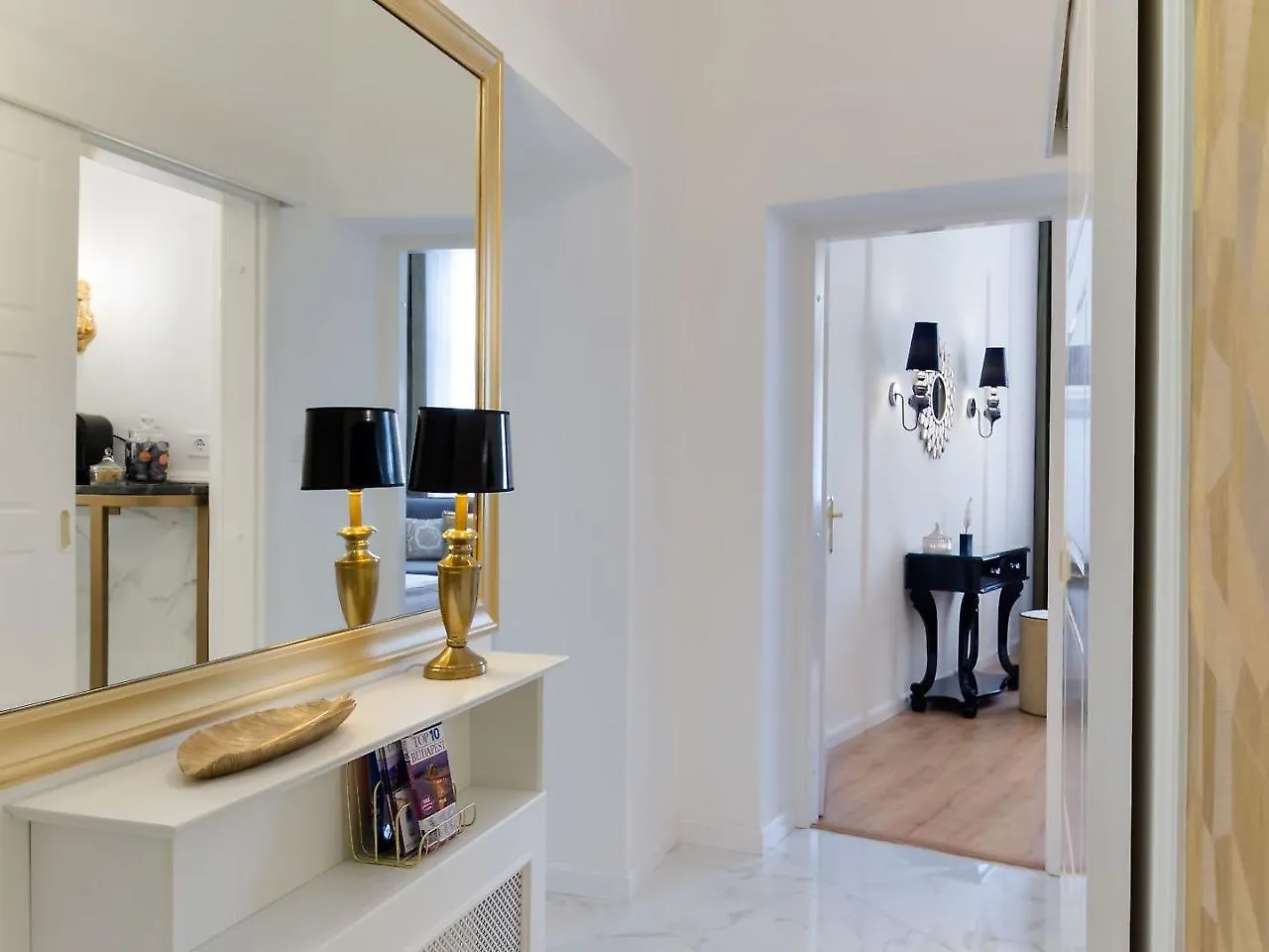Chestnut & Eliza Suites Budapest Apartment