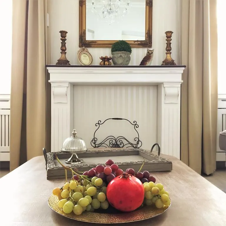 Chestnut & Eliza Suites Budapest Apartment