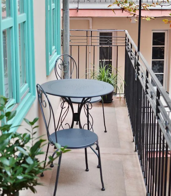 Chestnut & Eliza Suites Budapest Apartment