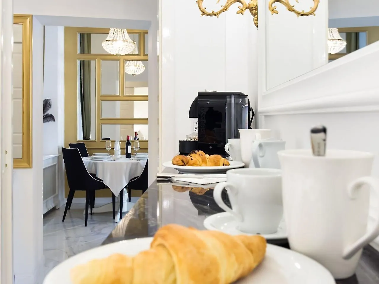 Chestnut & Eliza Suites Budapest Apartment